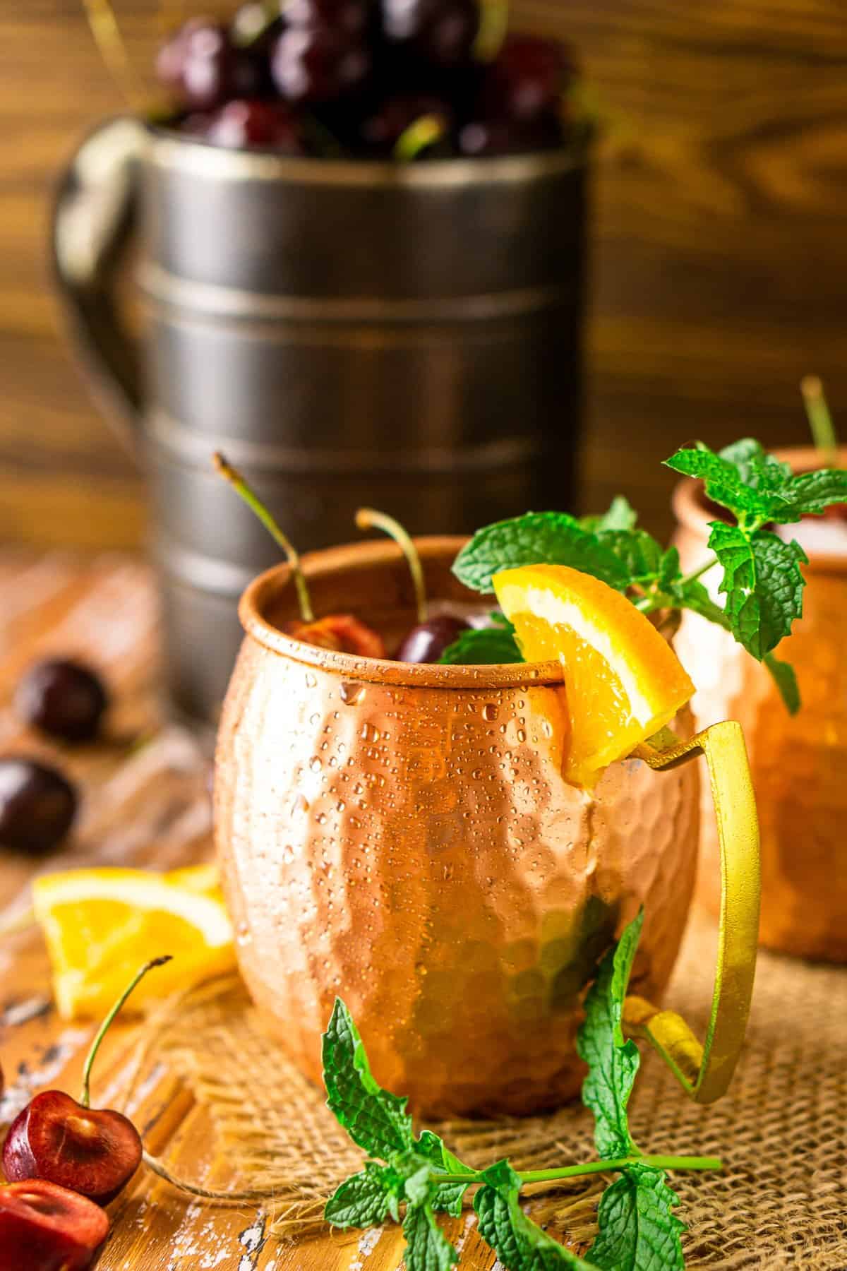 How to Make a Moscow Mule in 5 Minutes Flat - Veena Azmanov